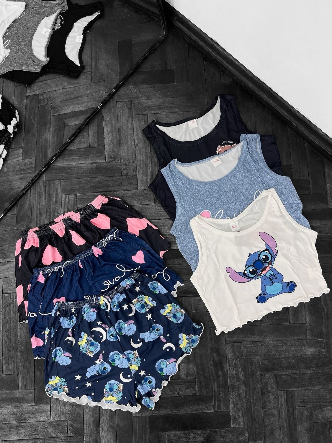 Casa De Ropa Interior En Barrio De Los Judios Conjunto De Pijama