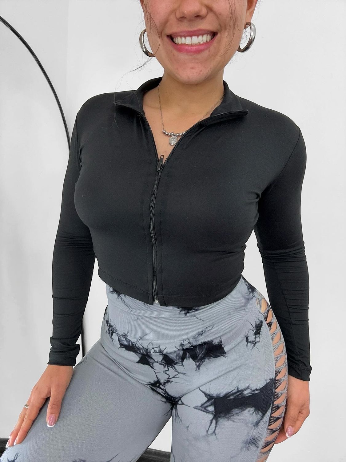 Campera corta en tela Brush color negro