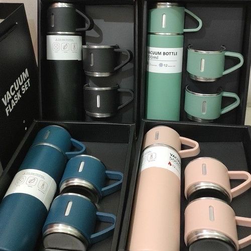 Set de termo y 3 tazas Colores variados