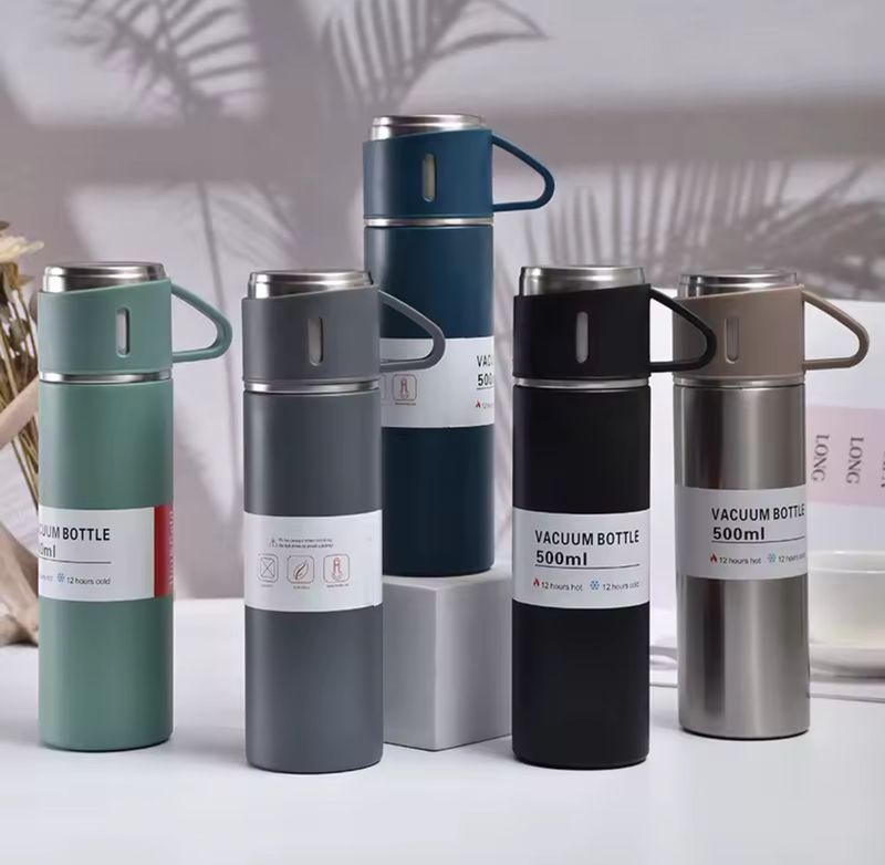 Set de termo y 3 tazas X MAYOR ($190 c/u paquete minimo de 12 unidades)