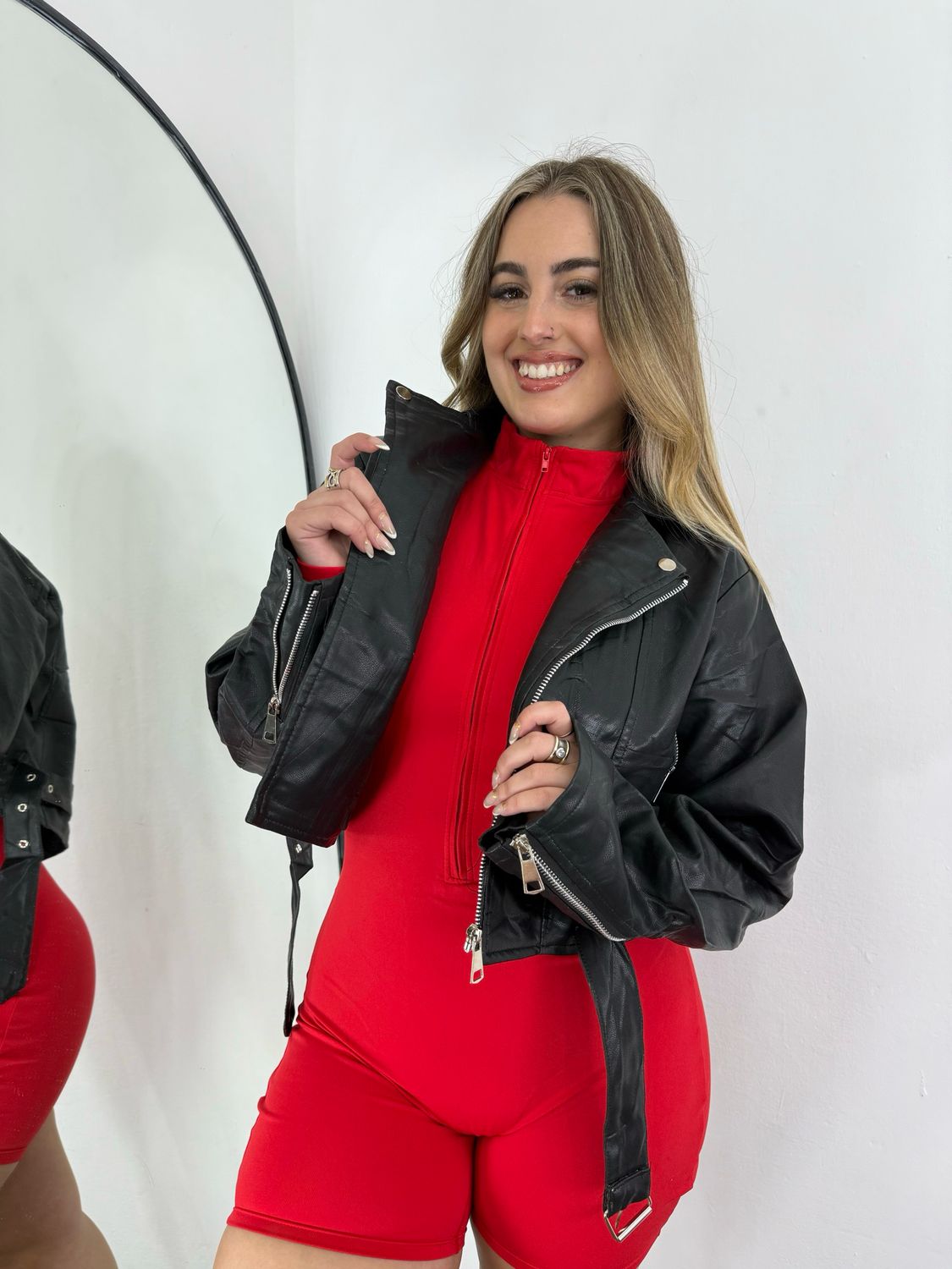 Campera de ecocuero X MAYOR ($850 c/u paquete minimo de 12 unidades)