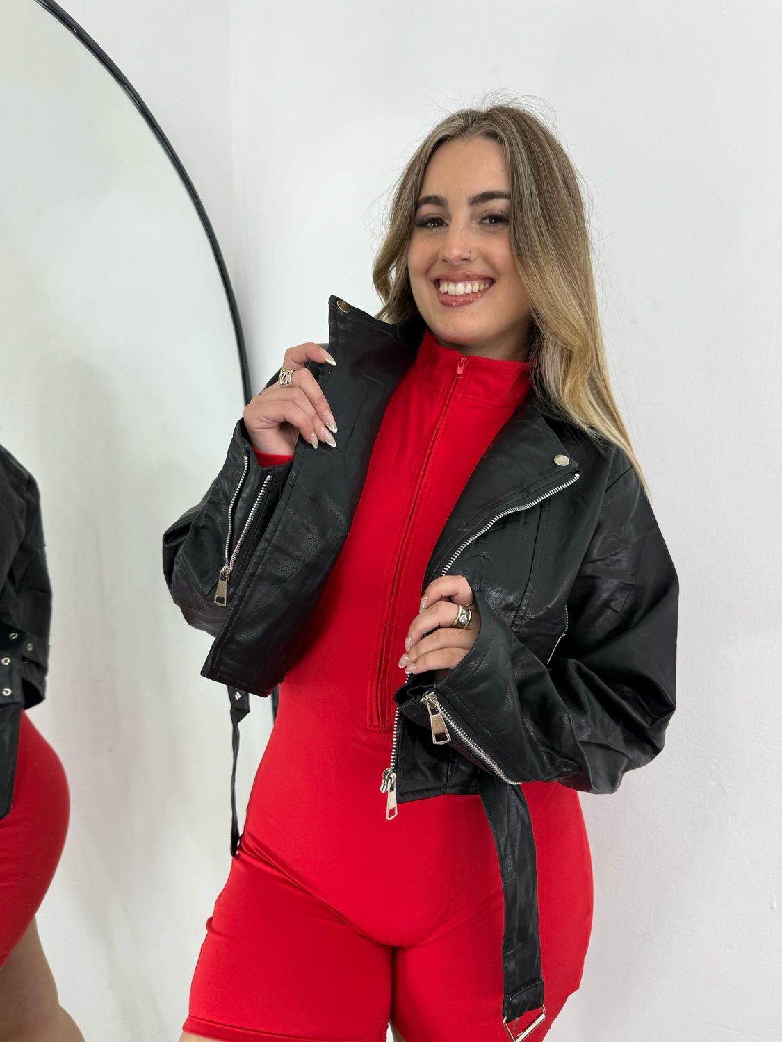 Campera de ecocuero X MAYOR ($930 c/u paquete minimo de 6 unidades)