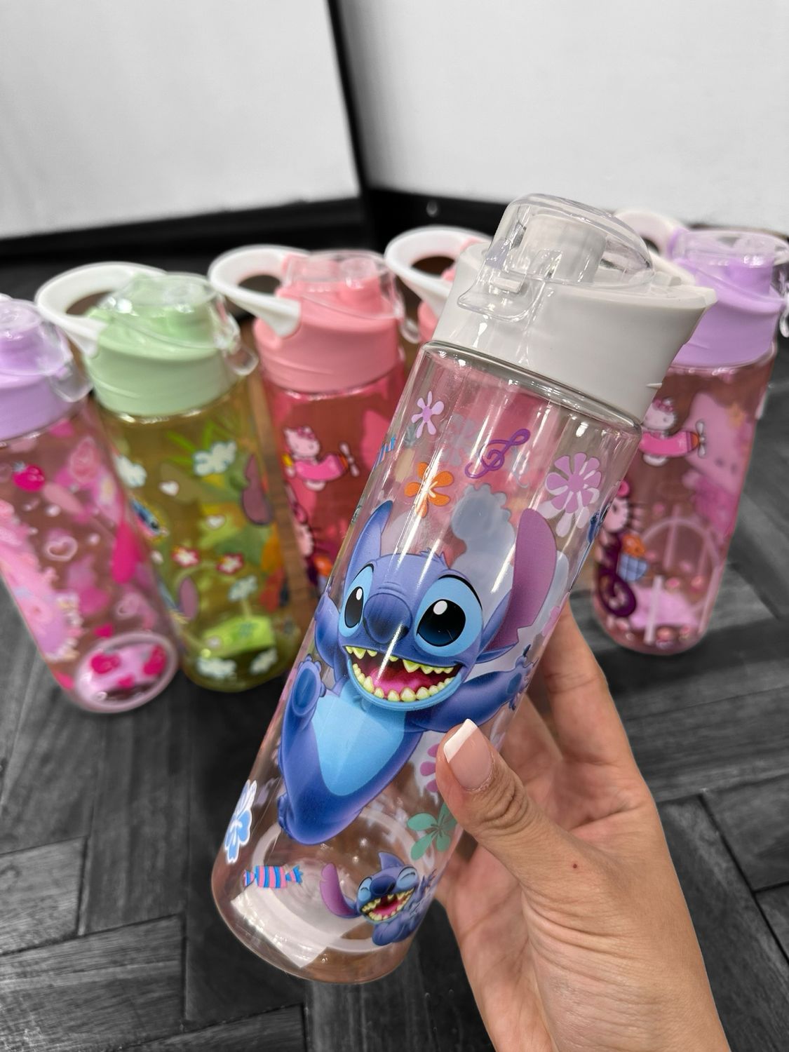 Botella de dibujitos
