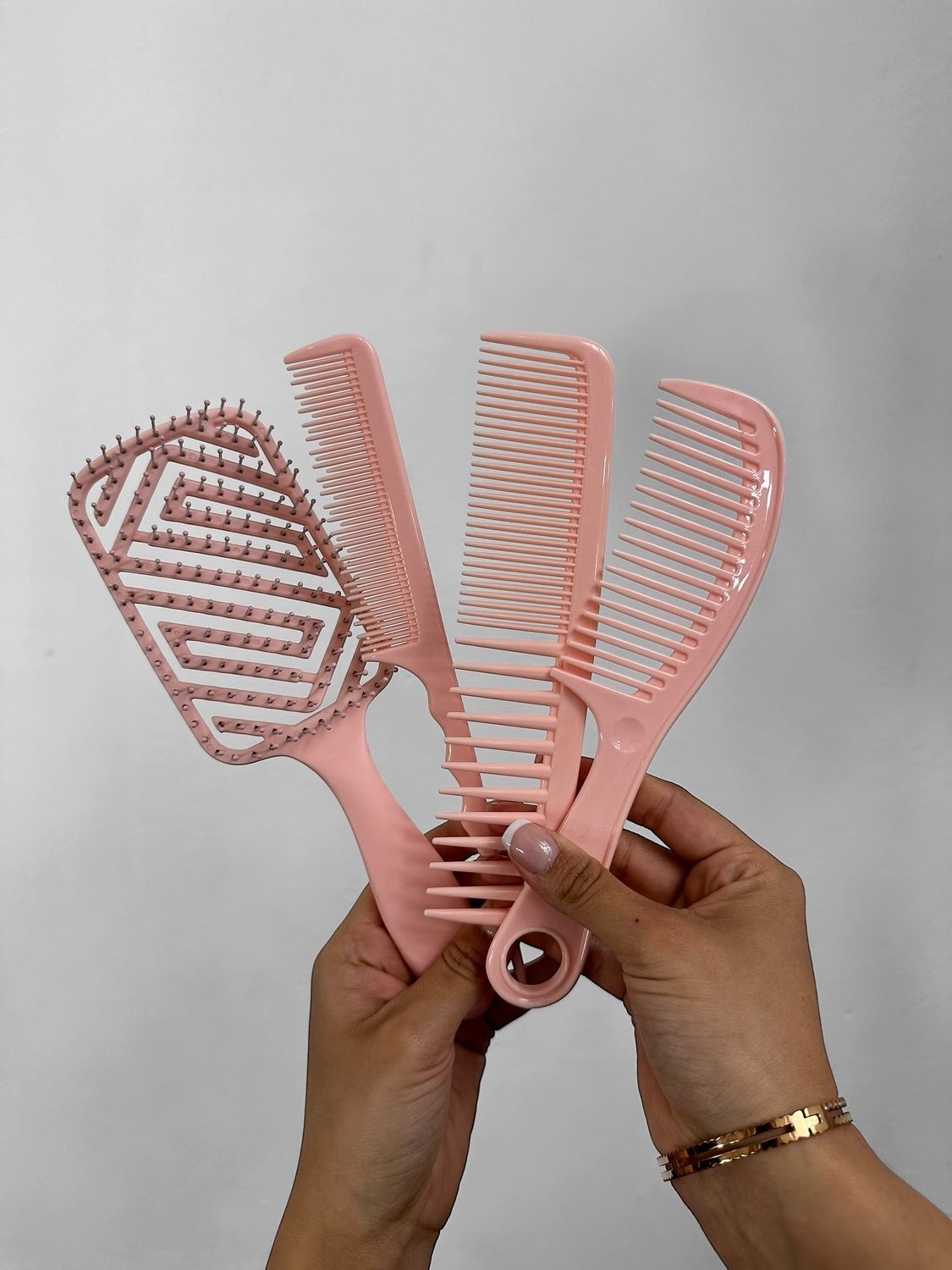 Set de 3 peines y cepillo X MAYOR ($150 c/u paquete minimo de 12 unidades)