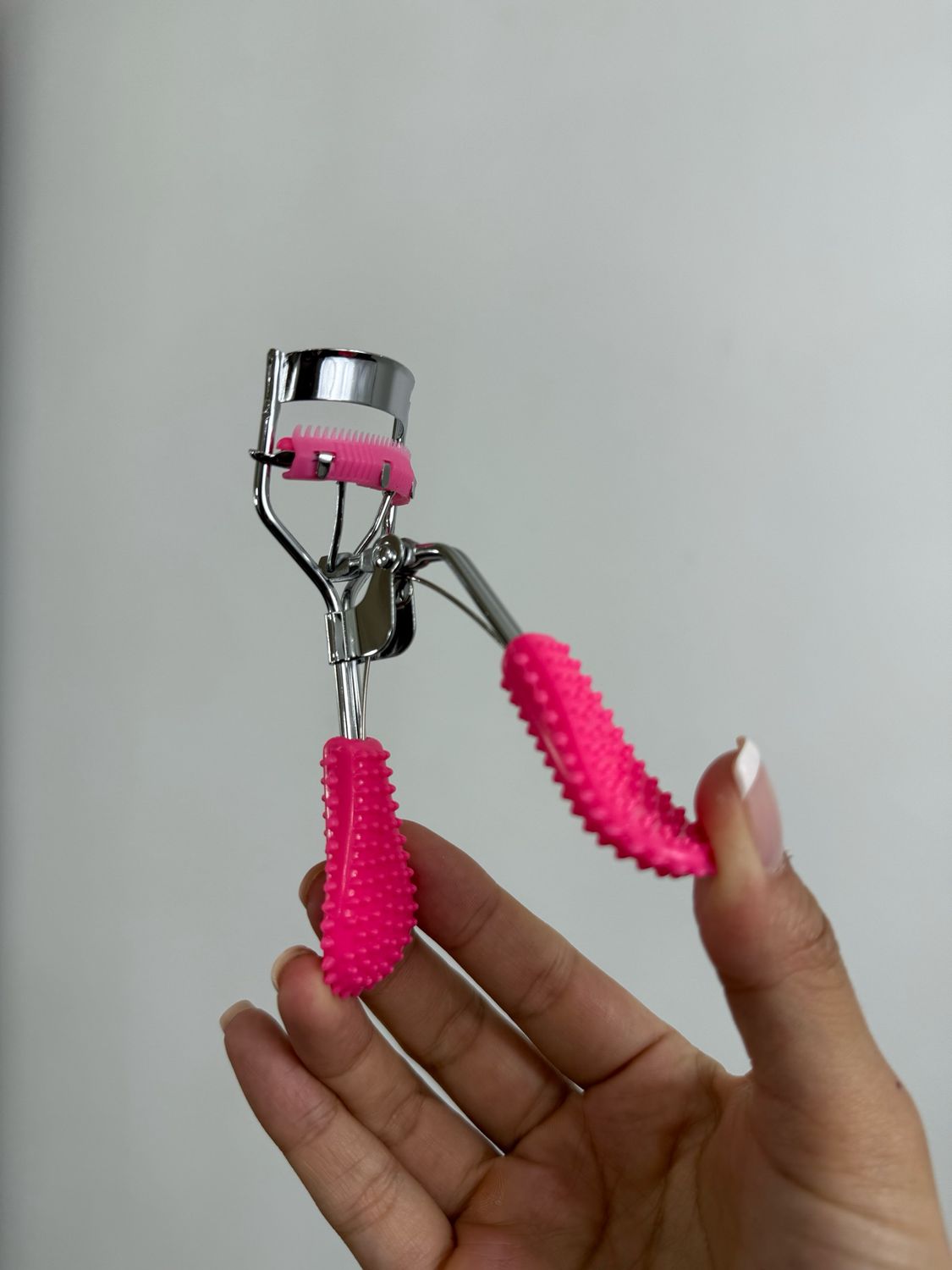 Arqueador de pestañas X MAYOR ($60 c/u paquete minimo de 12 unidades)