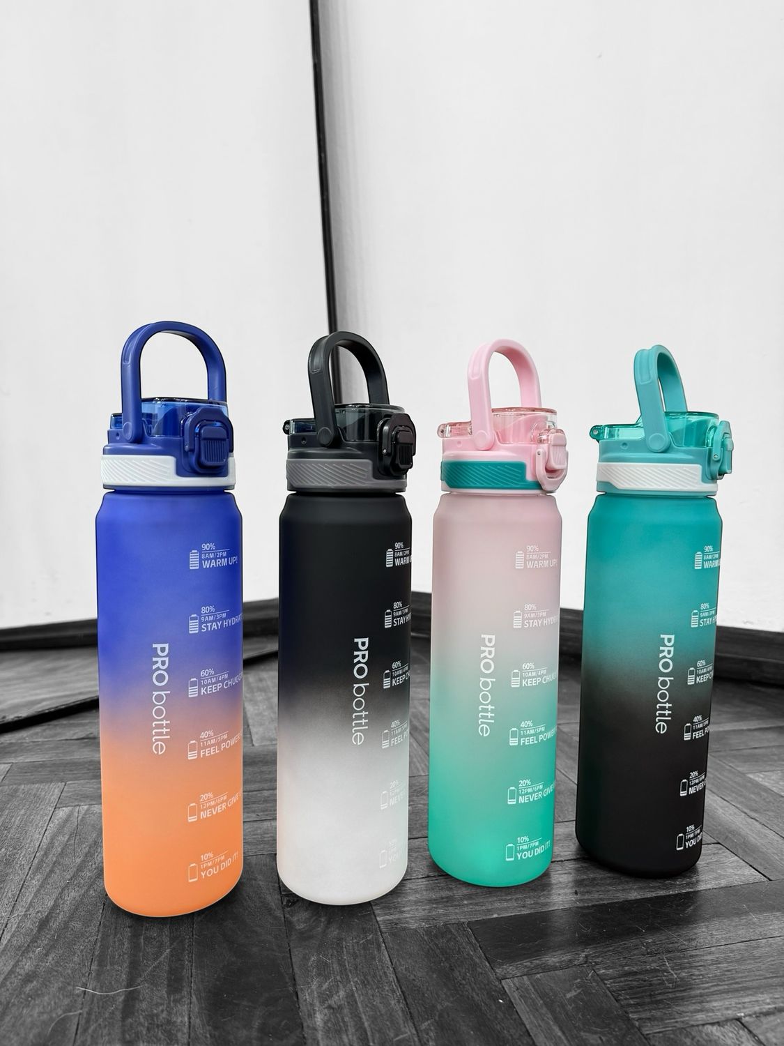 Botella con sorbito y medidor X MAYOR ($190 c/u paquete minimo de 12 unidades)