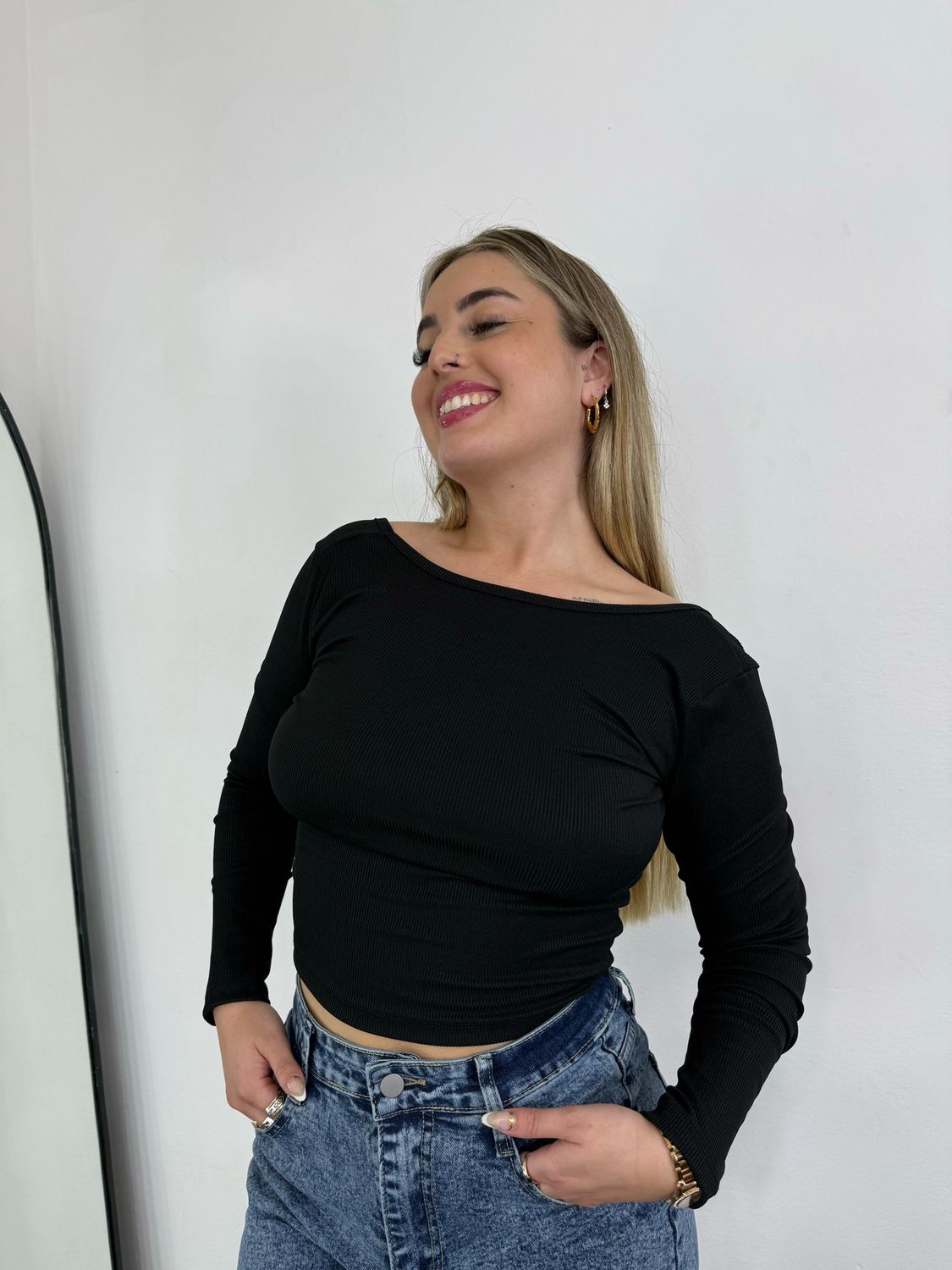 Remera TULUM con escote en espalda