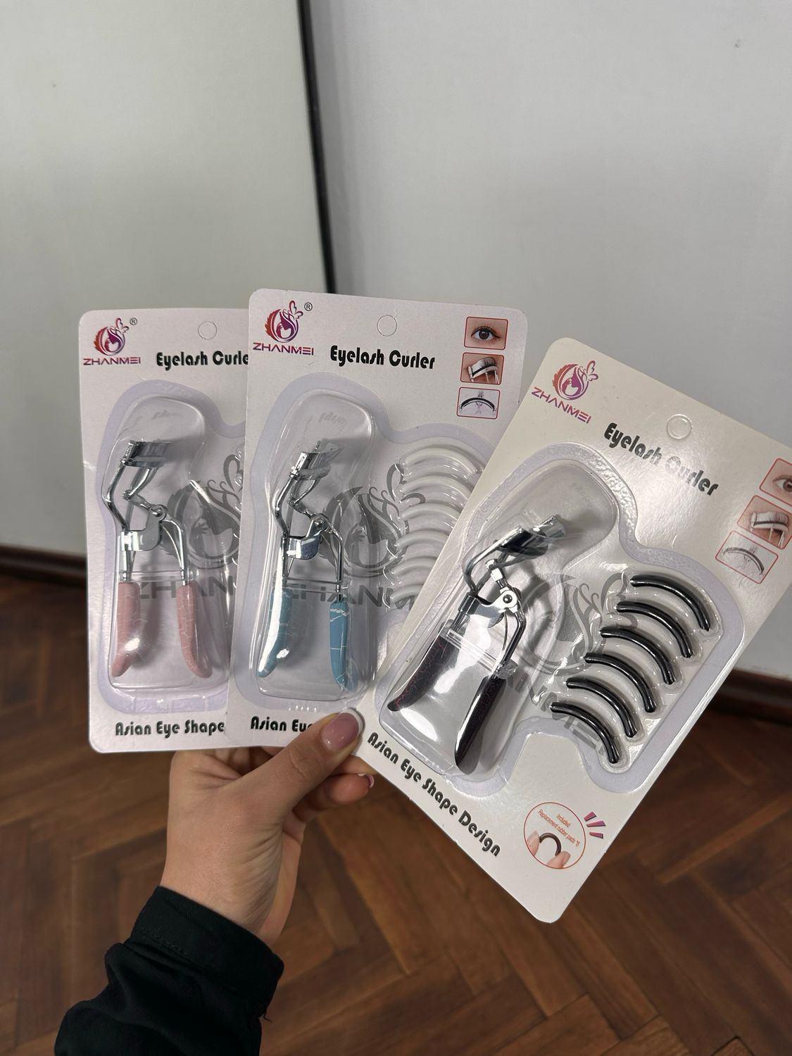 Set de arqueador de pestañas mas repuesto X MAYOR ($90 c/u paquete minimo de 12 unidades)