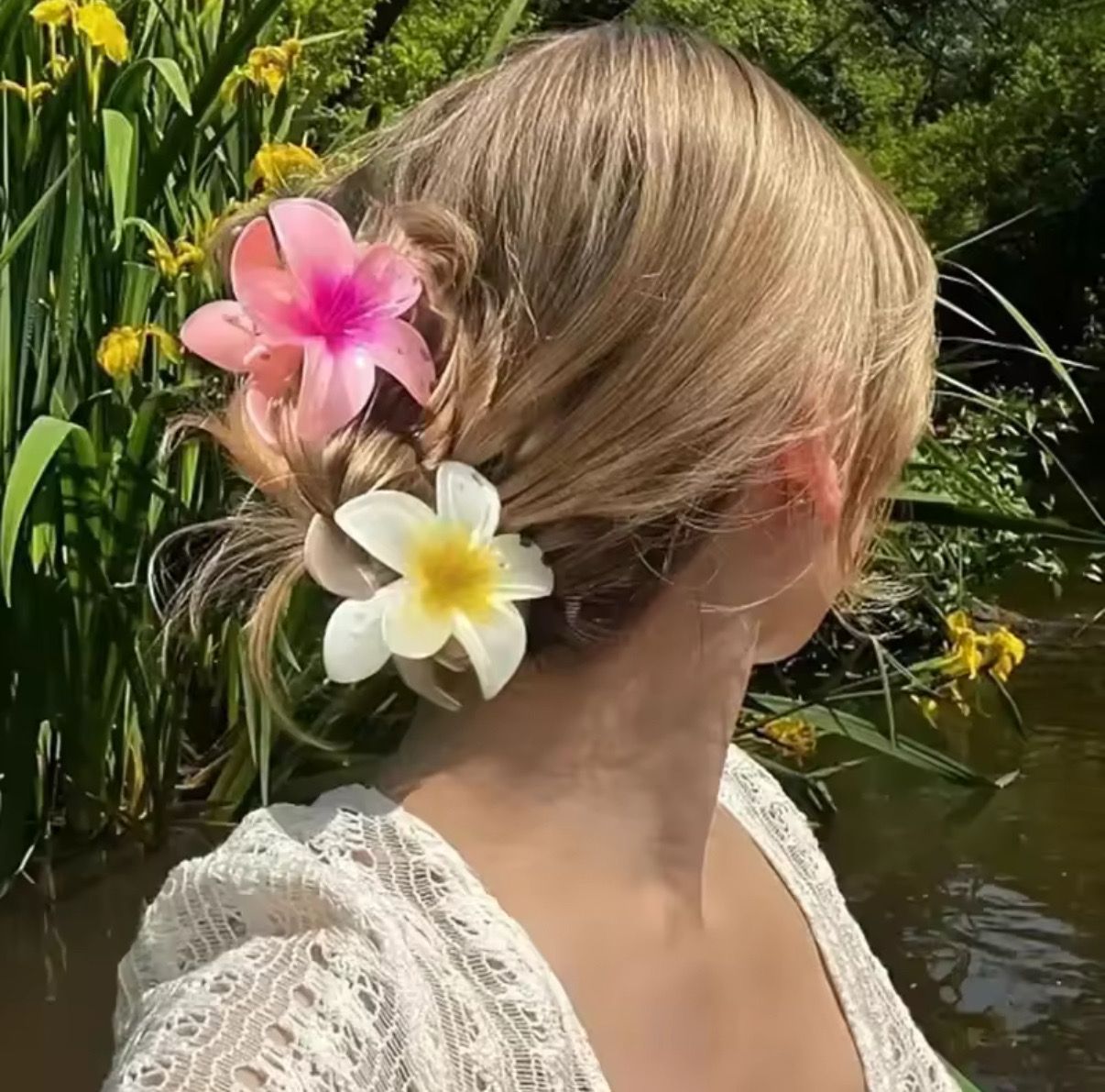 Pinza diseño flor colores tropicales