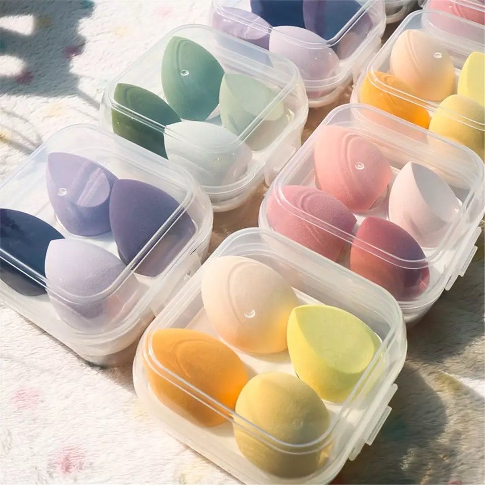 Estuche con 4 esponjas diversas para maquillaje