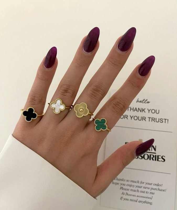 Anillo en tendencia color dorado