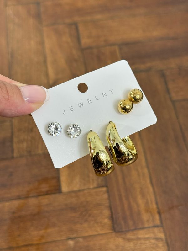 Estuche con 3 pares de caravanas en tendencia X MAYOR ($60 c/u paquete minimo de 12 set)