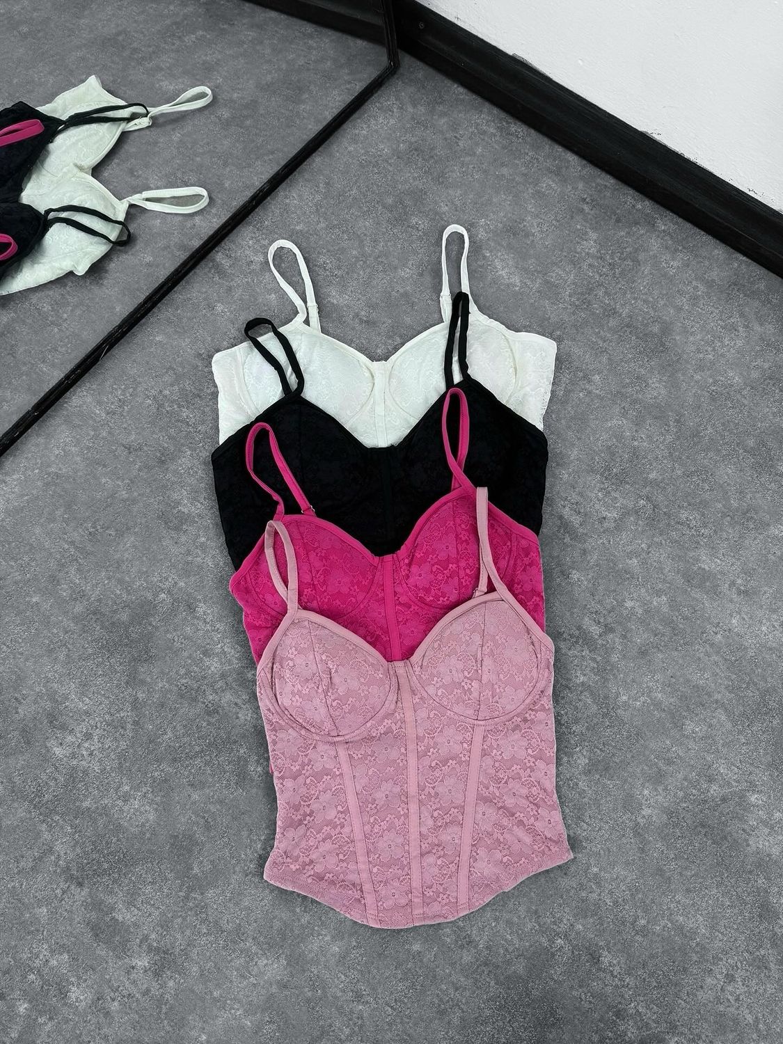 Top corset con encaje