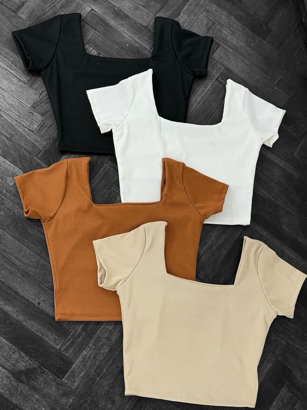 Remera escote cuadrado