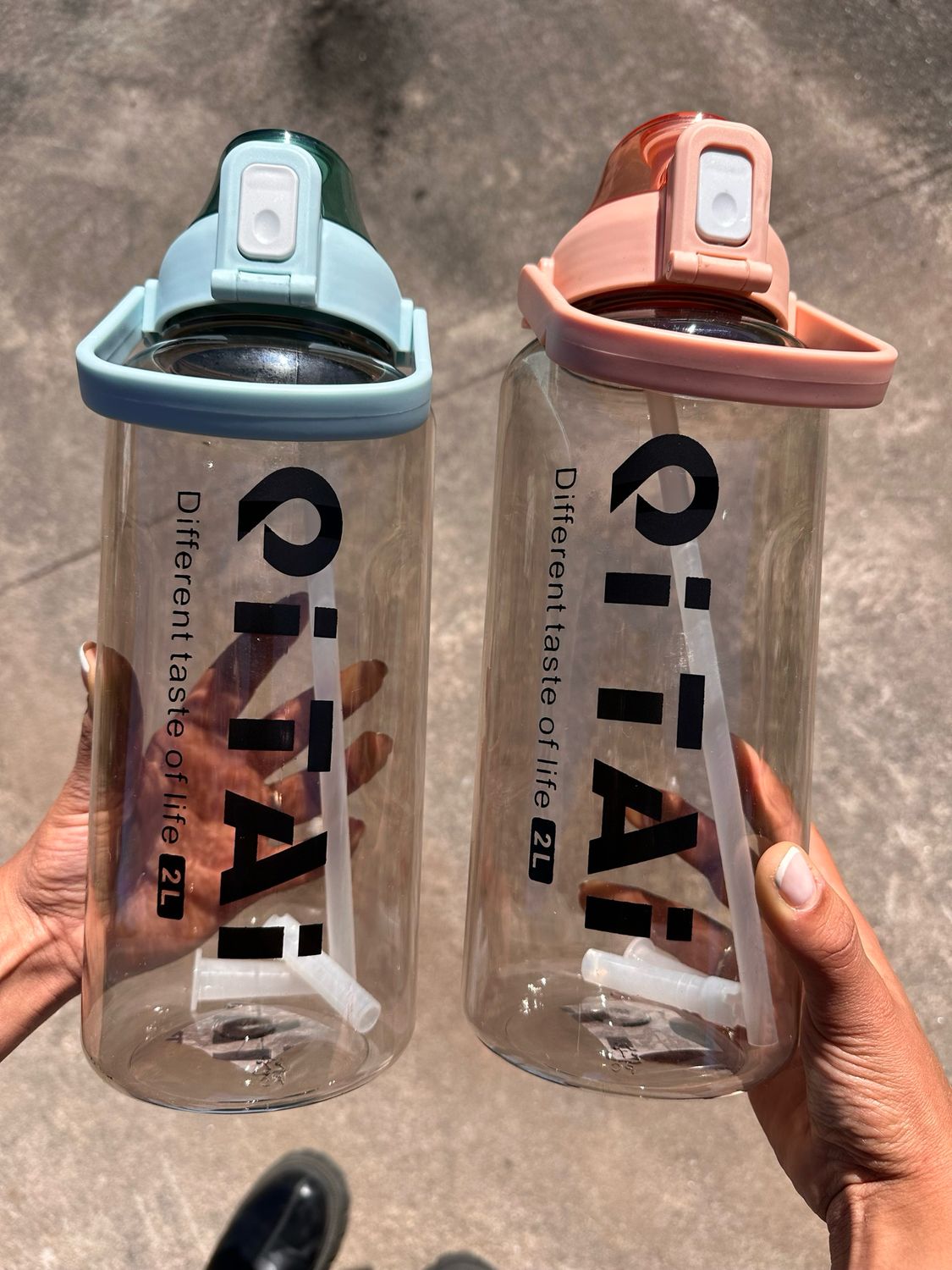 Botella transparente con sorbito 2 L