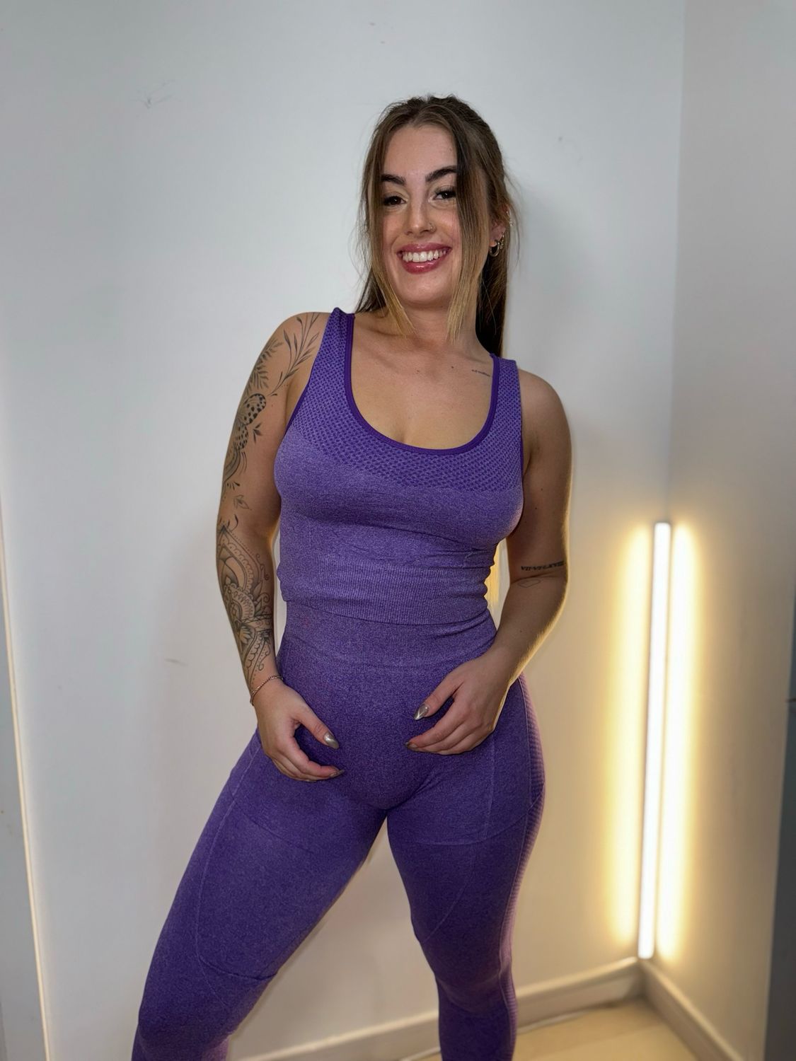 Conjunto deportivo de dama calza + top deportivo