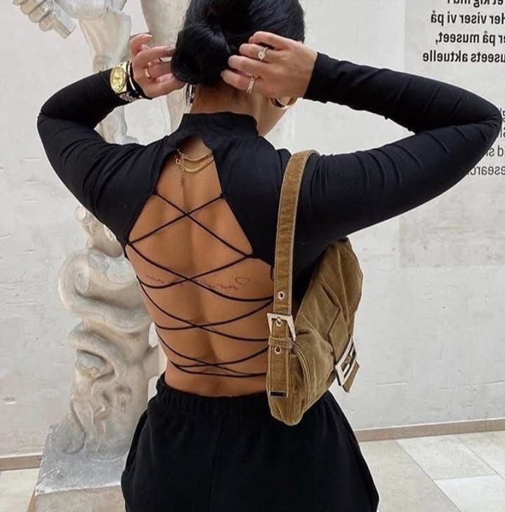 Top Polera BACK GLOW en Tela Brush Negra