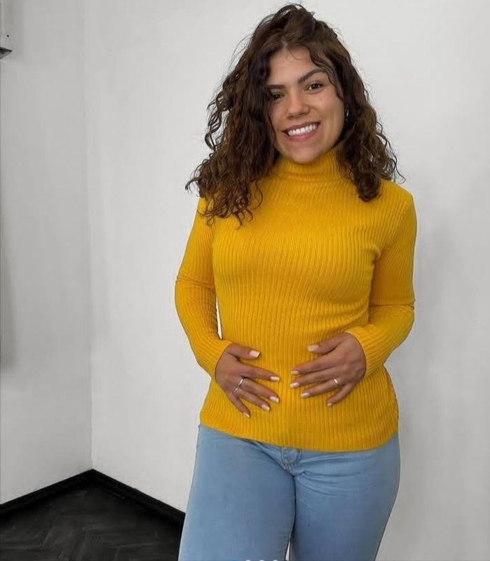 Polera Colores variados con cuello alto Polera Colores variados con cuello alto