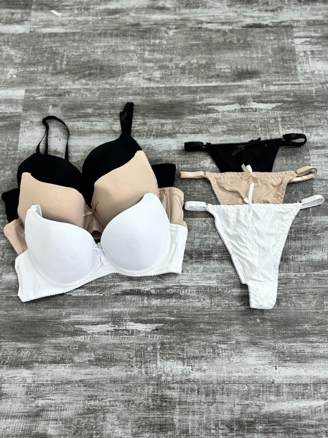 Conjunto de Sutien con Push Up y Colaless Regulables