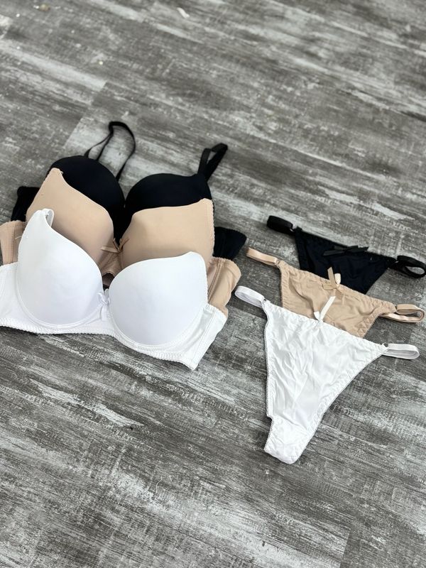Conjunto de Sutien con Push Up y Colaless Regulables X MAYOR( $195 c/u paquete minimo de 12 unidades)