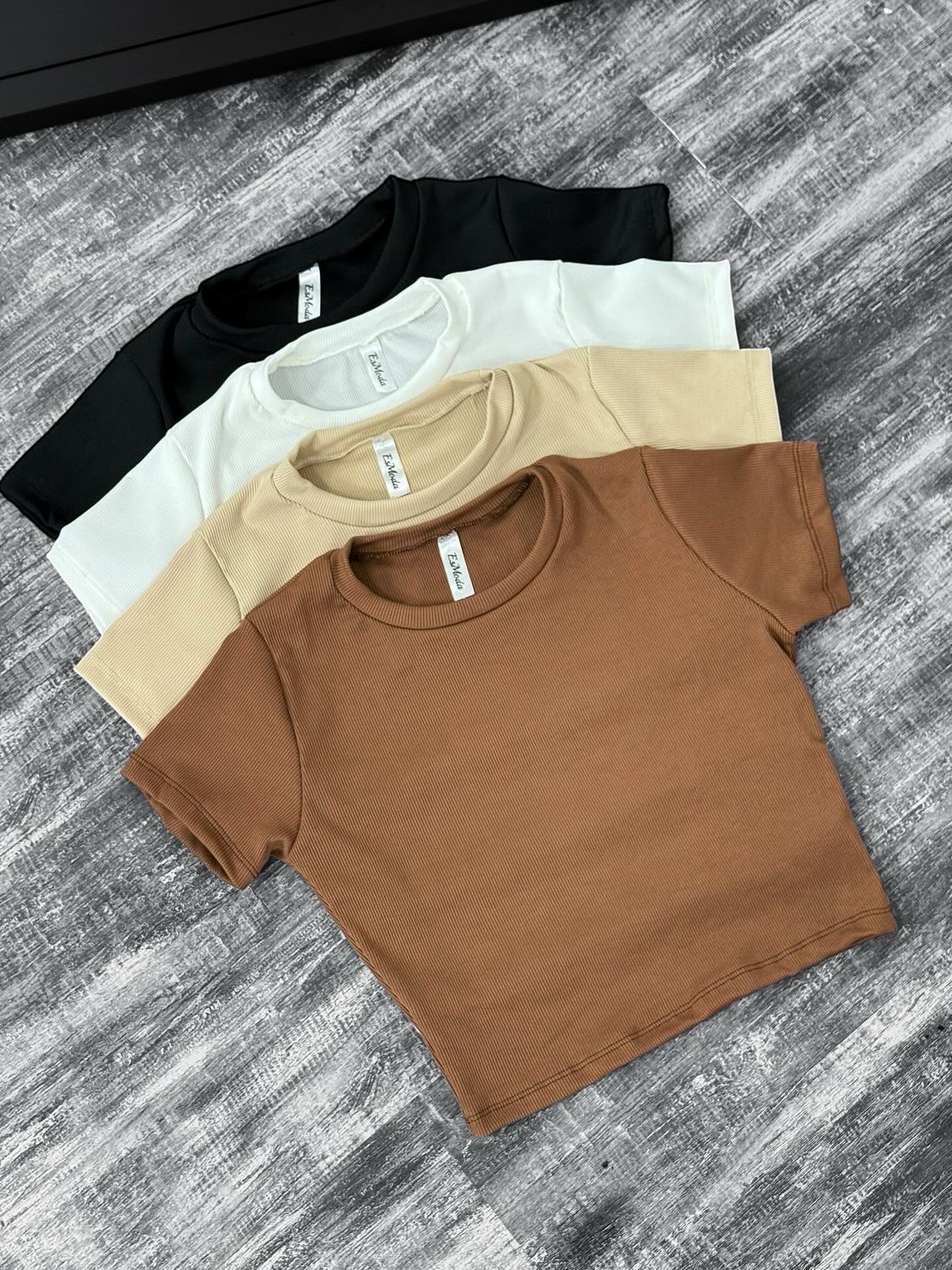 Top Remera Basic($250 c/u paquete minimo de 4 unidades que incluye 1 blanca,1 marron ,1 negra,1 beige) Top Remera Basic($250 c/u paquete minimo de 4 unidades que incluye 1 blanca,1 marron ,1 negra,1 beige)