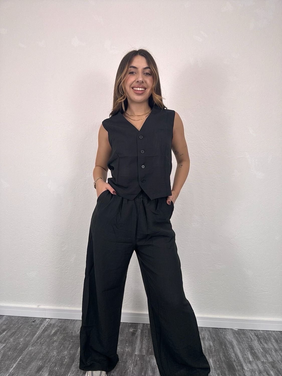 Conjunto sastrero de Chaleco y Palazo de lino($1140 c/u paquete minimo de 6 unidades ) Conjunto sastrero de Chaleco y Palazo de lino($1140 c/u paquete minimo de 6 unidades )