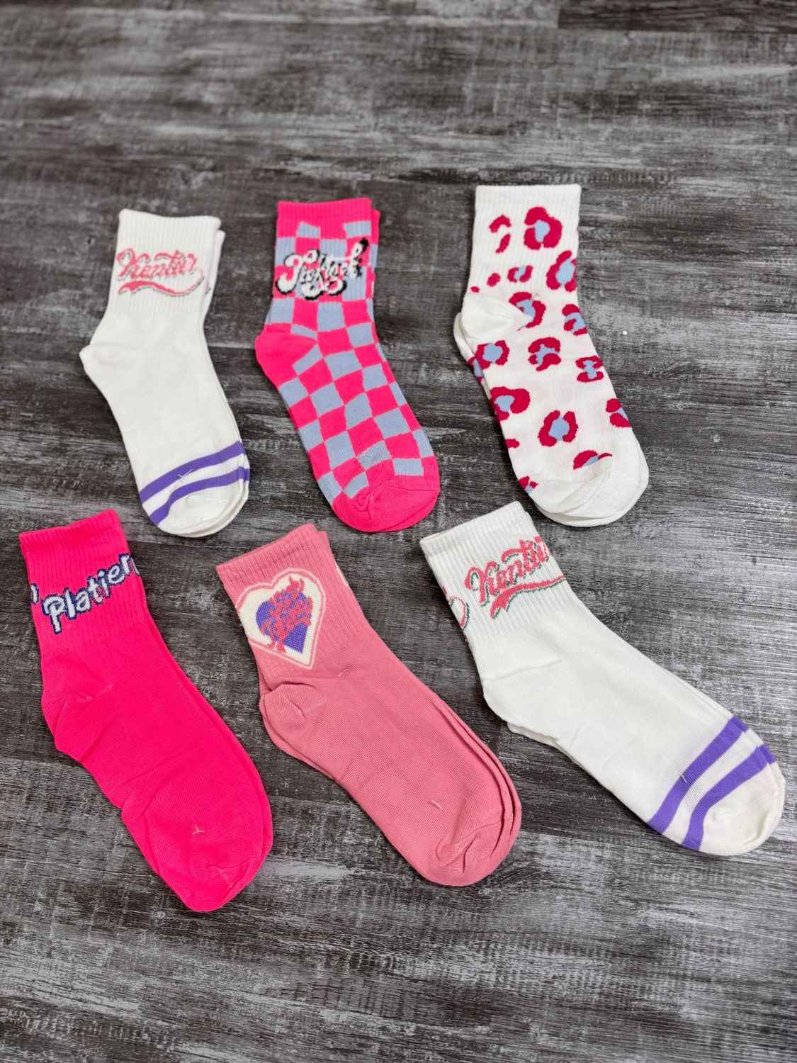 Docena de Medias deportivas con colores rosado y blanco