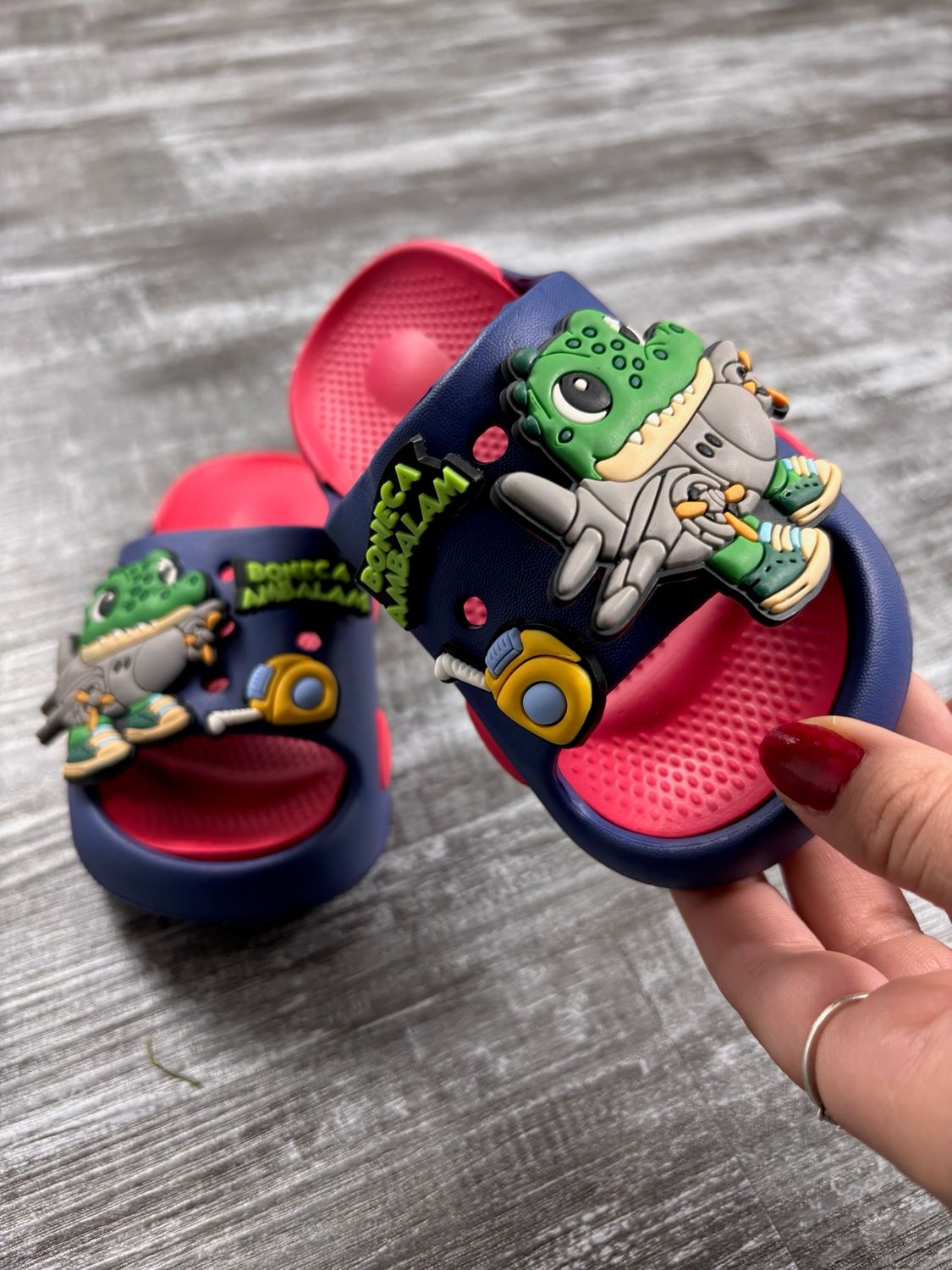 Chancletas para nenes diseños variados($240 c/u paquete minimo de 12 unidades) Chancletas para nenes diseños variados($240 c/u paquete minimo de 12 unidades)