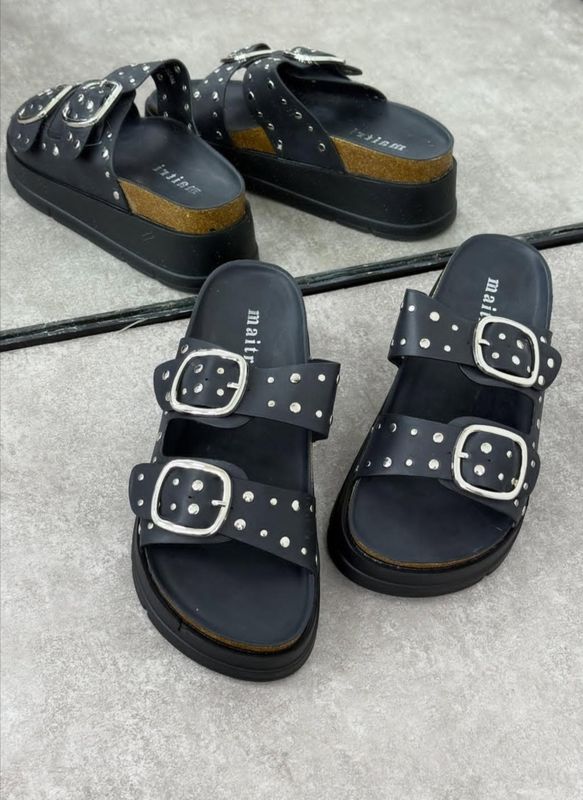 Sandalia con Hebilla alta Sandalia con Hebilla alta