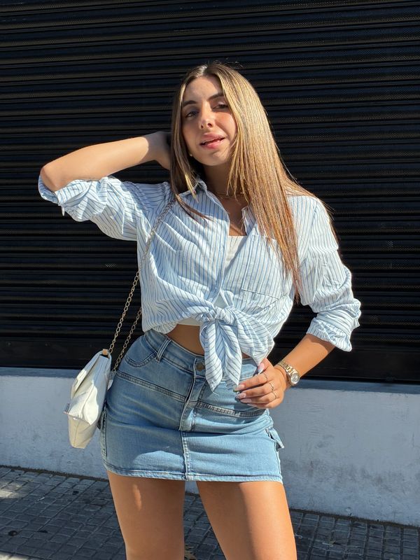 Camisa sastrera con mangas largas y lineas Camisa sastrera con mangas largas y lineas