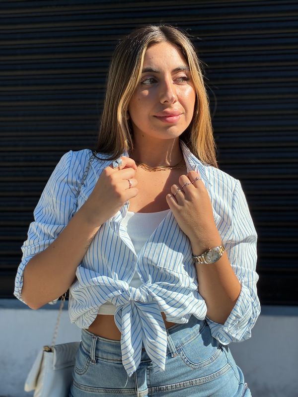 Camisa sastrera con mangas largas  y lineas