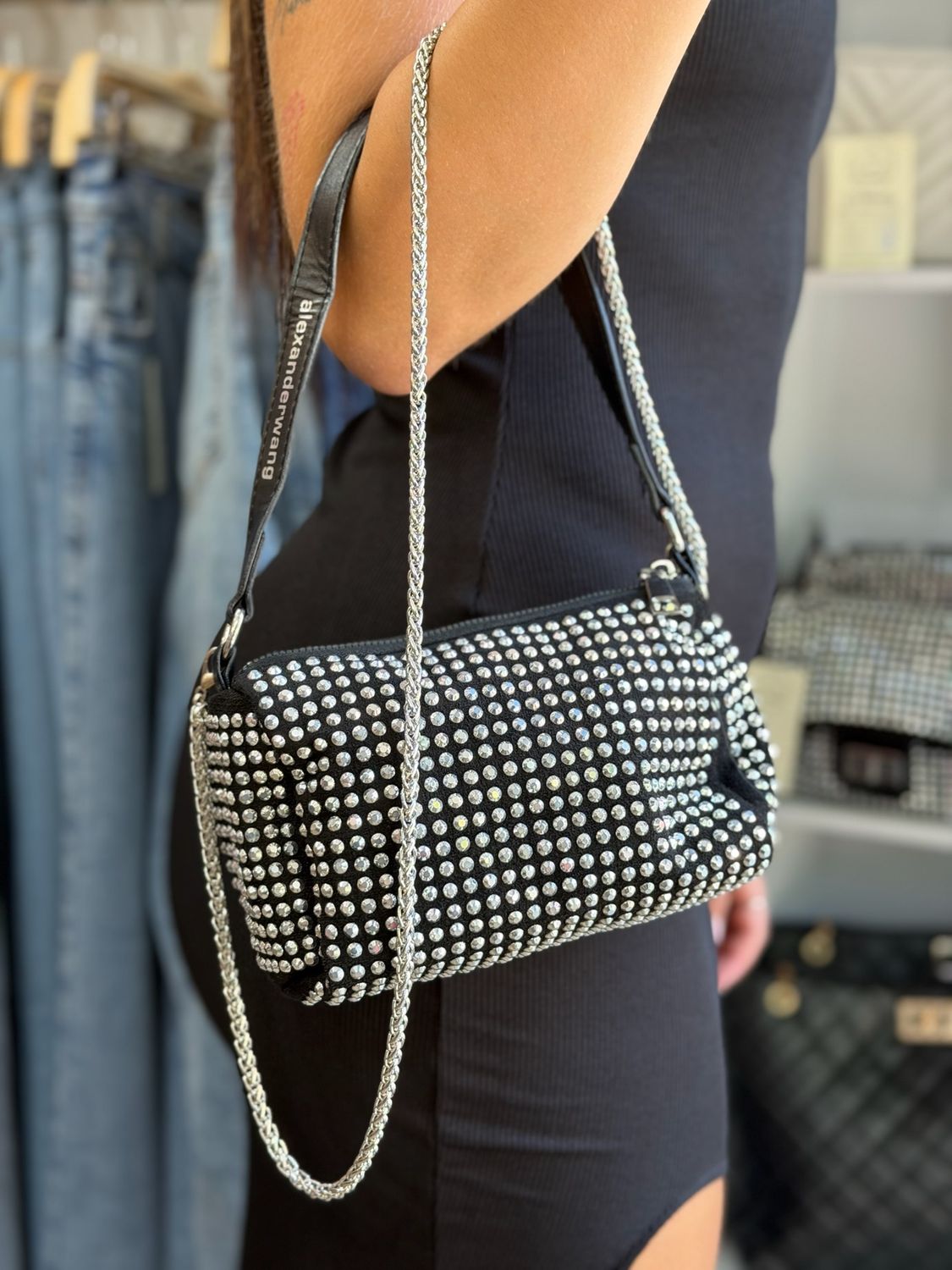 Cartera Lurex con cadena metalica y correa corta de cuero