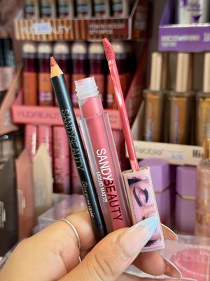 MAQUILLAJE Y ACCESORIOS