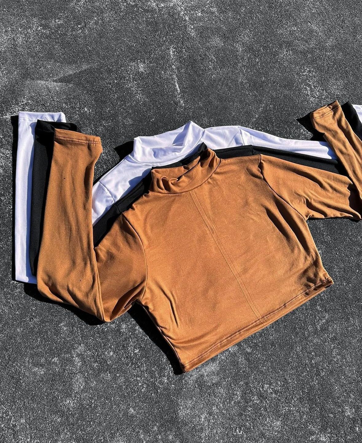 Top Polera Con Detalle En Manga, COLOR: CHOCOLATE