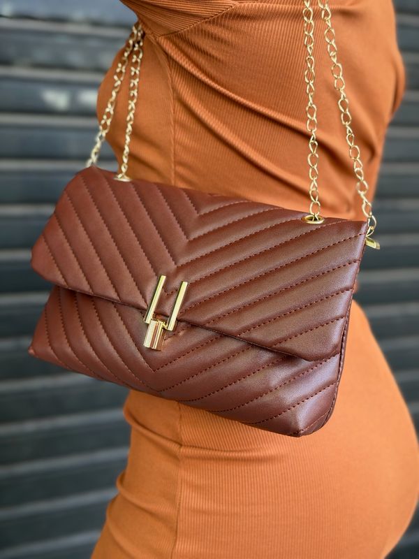 Bolso Cartera Con Cadenas