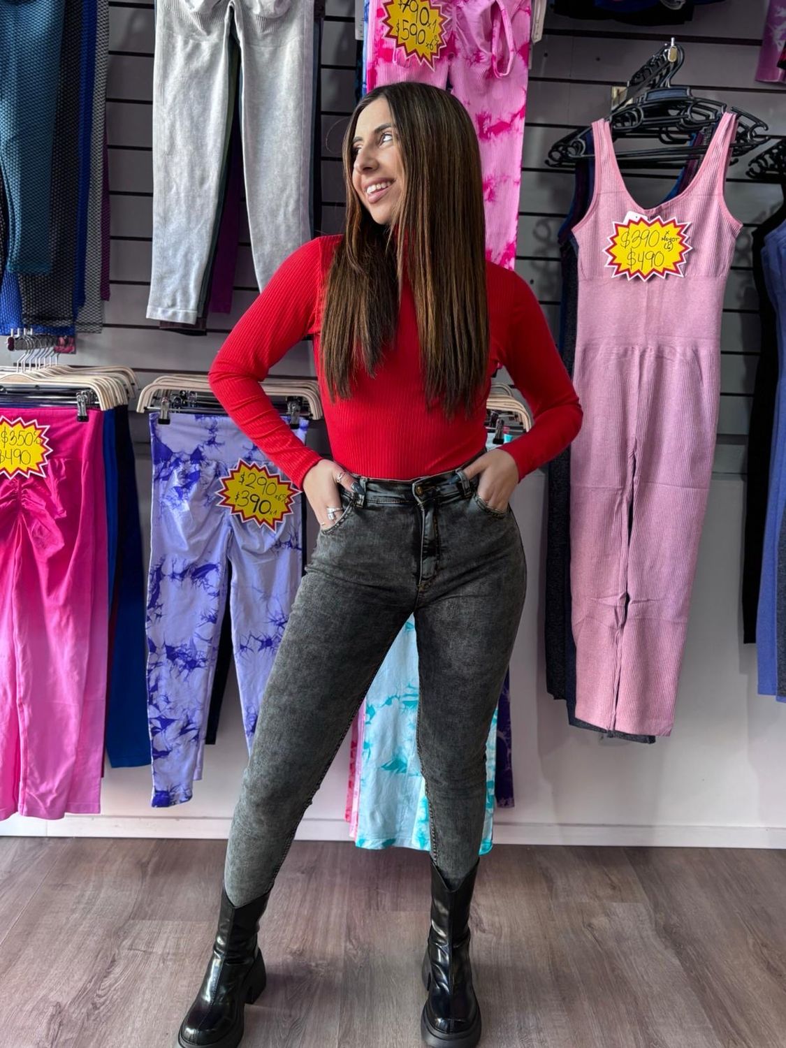Jeans chupin tiro alto modelo gris nevado