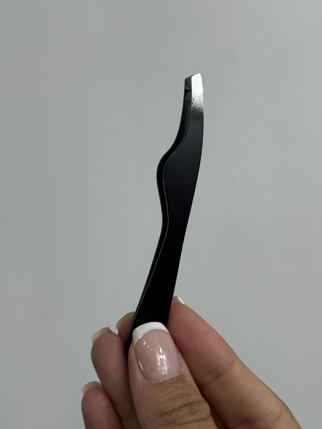 Pinza para cejas profesional por MAYOR ($50 c/u Pack de 12 unidades)