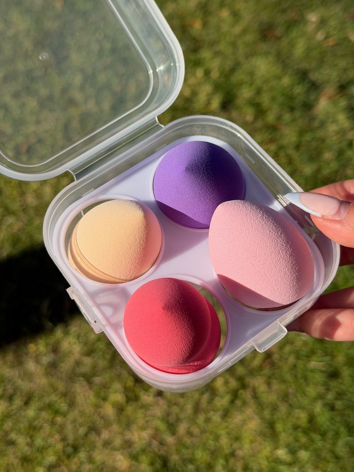 Estuche con 4 esponjas diversas para maquillaje Estuche con 4 esponjas diversas para maquillaje
