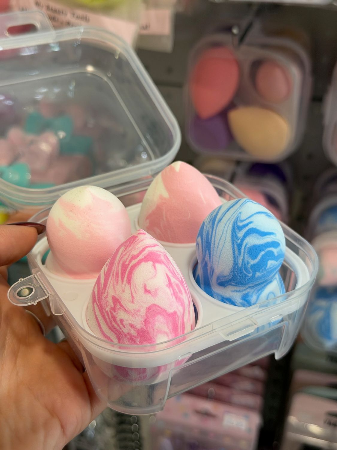 Estuche con 4 esponjas de maquillaje