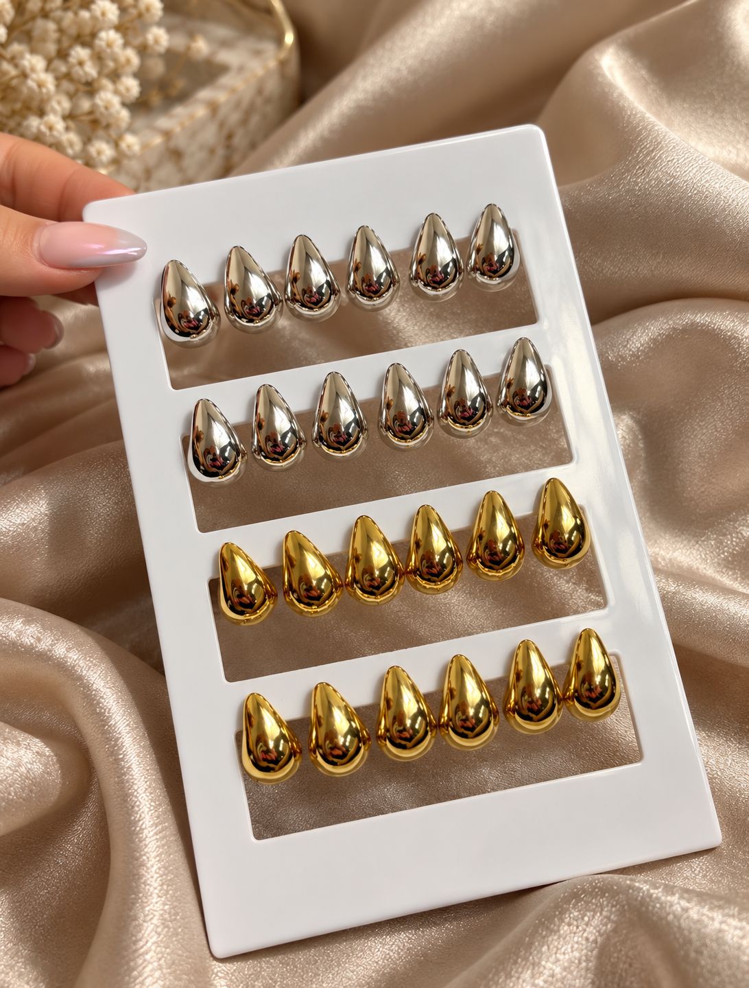 Caravanas de gota en tendencia por MAYOR ($100 c/u Pack de 12 unidades)