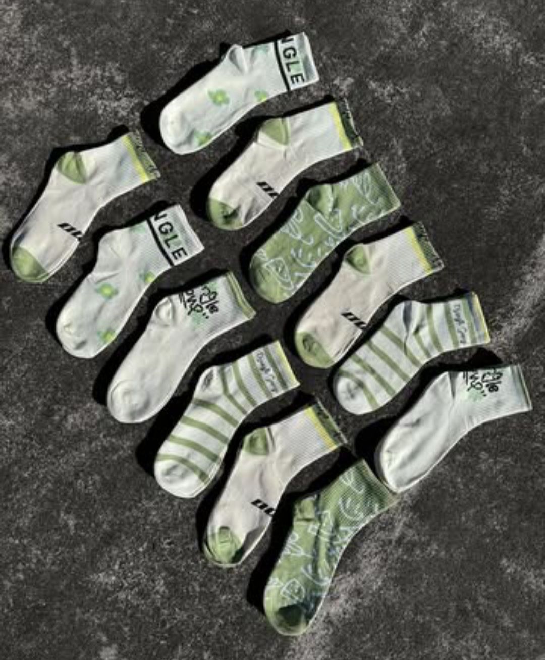 Medias animadas tonos verdes por MAYOR (Pack de 12 unidades )