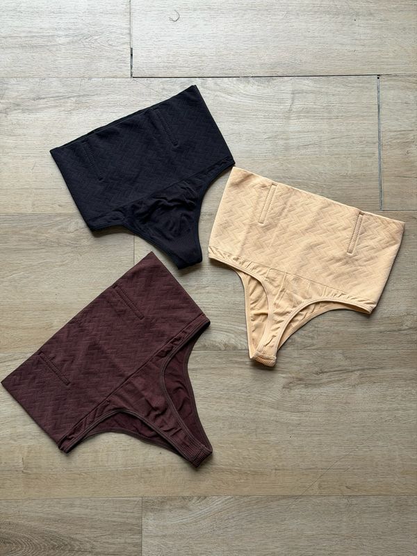 Colaless con Faja y Varillas Colaless con Faja y Varillas