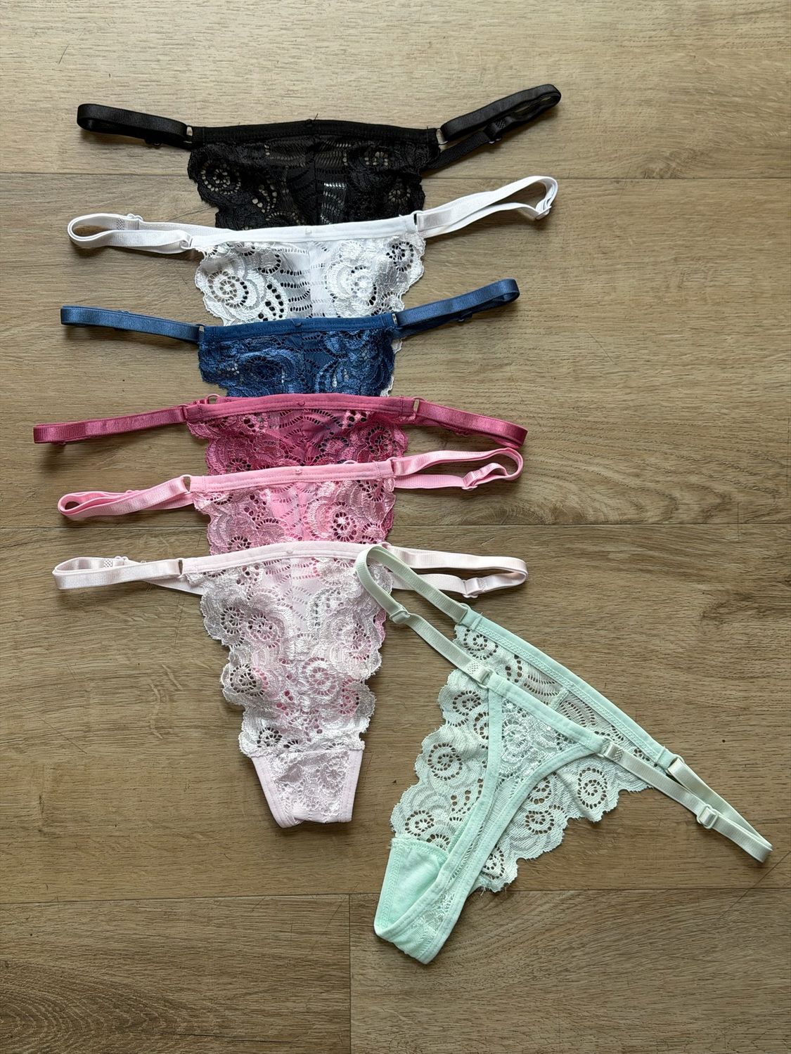 Colaless regulable con encaje (1X100) Colaless regulable con encaje (1X100)