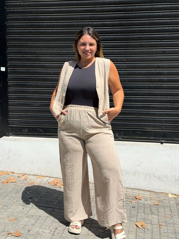 Conjunto sastrero de Chaleco y Palazo