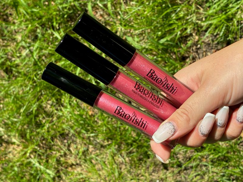 Labial gloss con brillitos