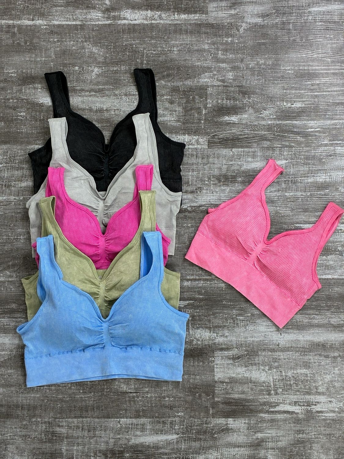 Top deportivo($265 c/u paquete minimo de 12 unidades) Top deportivo($265 c/u paquete minimo de 12 unidades)