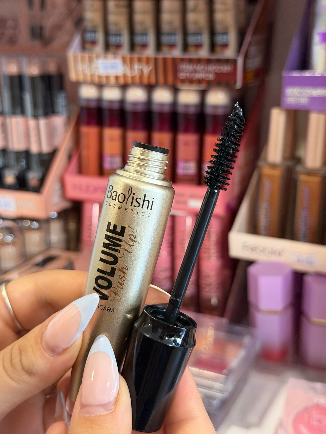 Mascara Rimel - Color negro mas Volumen