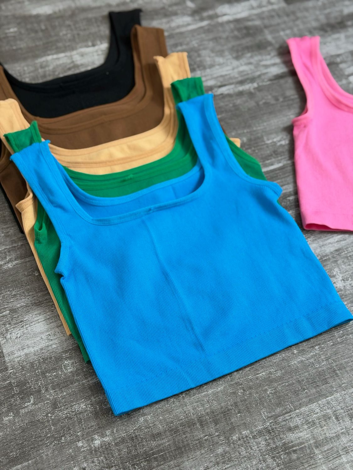 Top musculosa x Mayor (Pack de 6 unidades por $120 c/u) Top musculosa x Mayor (Pack de 6 unidades por $120 c/u)