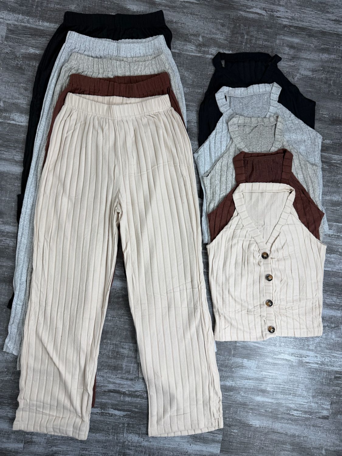 Conjunto de palazo y top por MAYOR( $ 450 c/u Pack de 6 unidades )