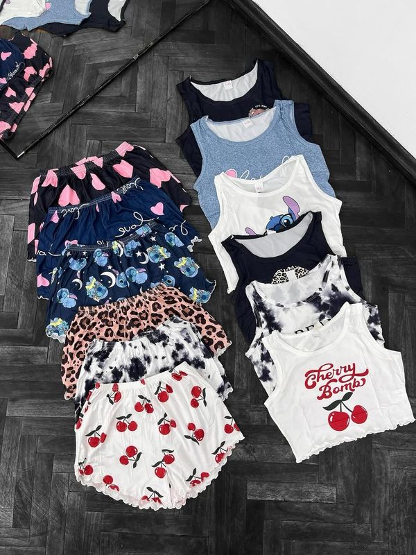 Conjunto de pijama de musculosa y short Conjunto de pijama de musculosa y short